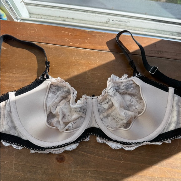 Victoria’s Secret Lace Balconette Bra 36D NWOT - Picture 3 of 4